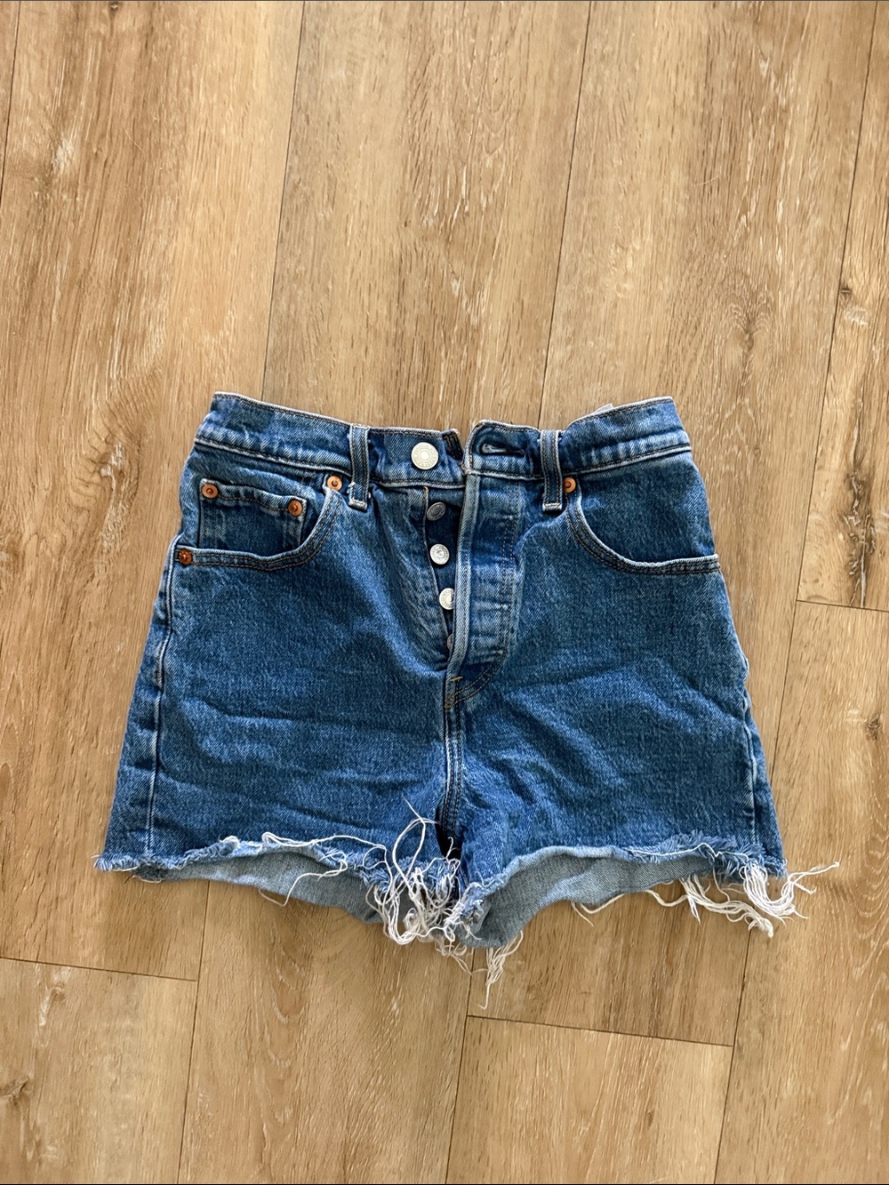 Levi’s premium ribcage shorts